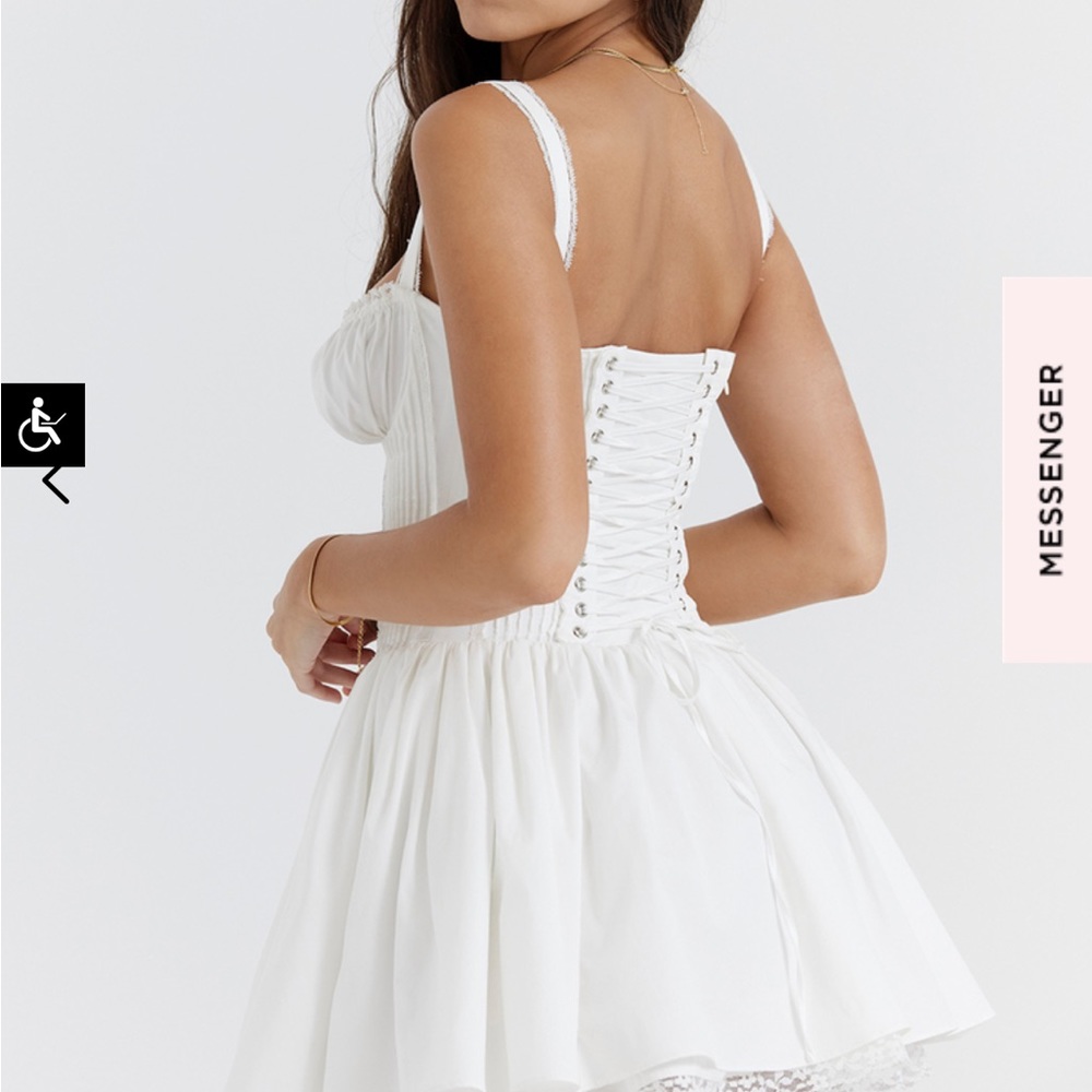 White House of CB Pietra dress